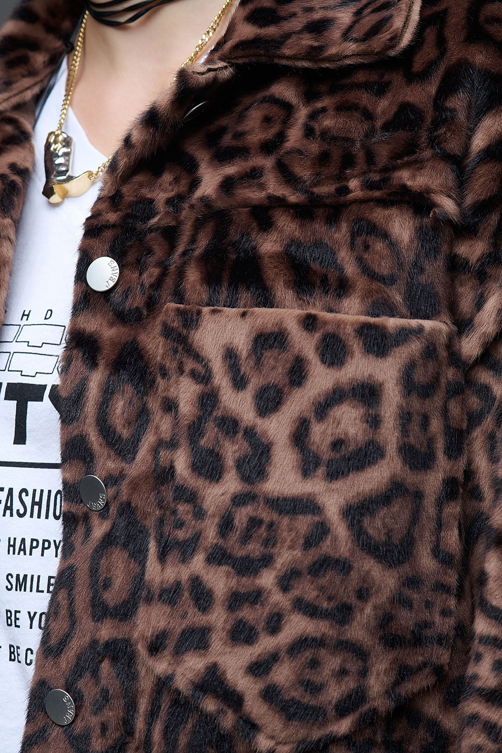 Cropped button-up faux fuzzy jacket in bold leopard print
