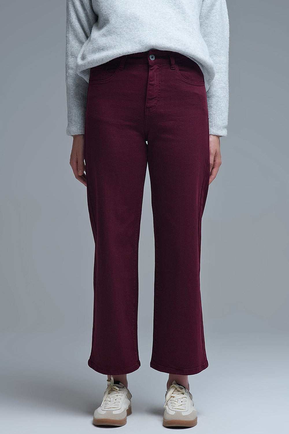 Cropped wide leg jeans in burgundy