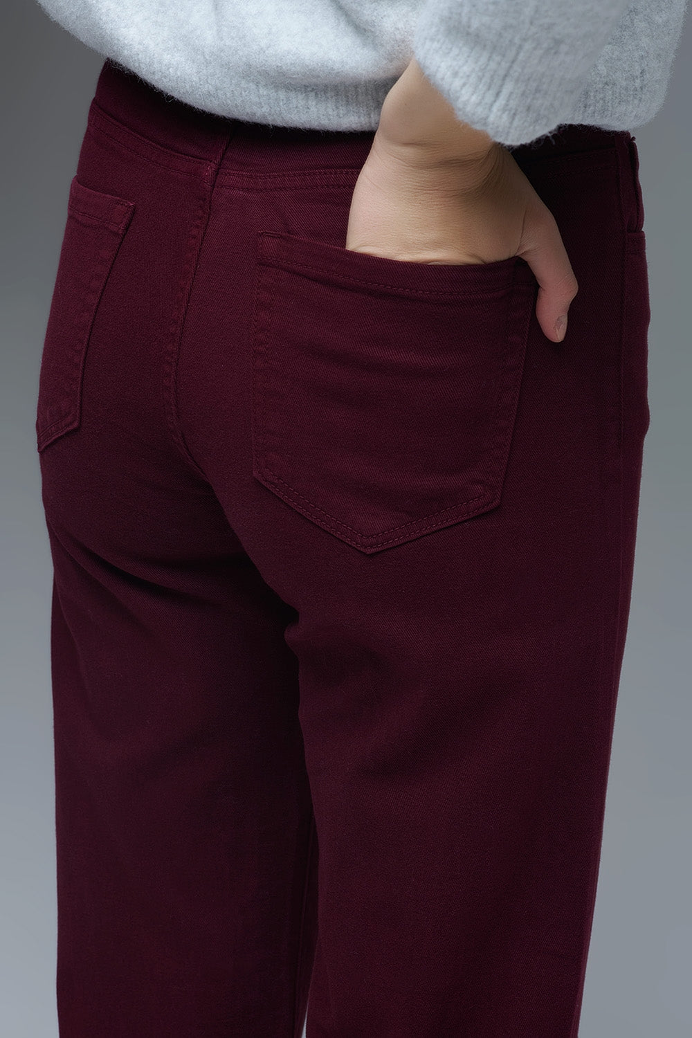 Cropped wide leg jeans in burgundy