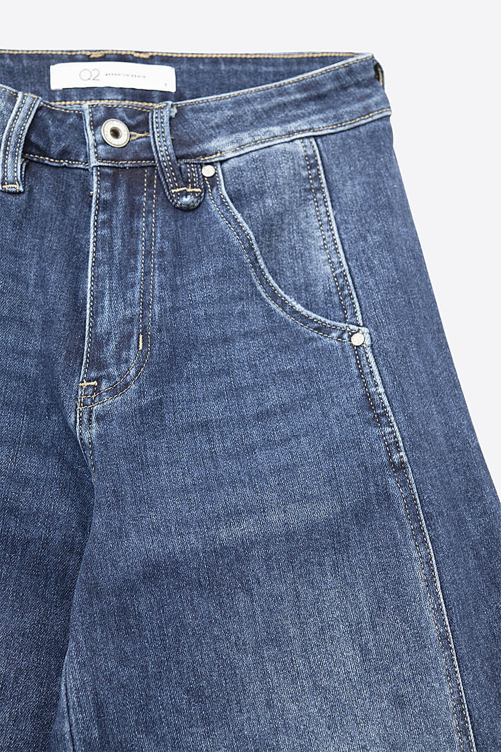 Extra Wide Leg Jeans In Mid Wash with side pockets