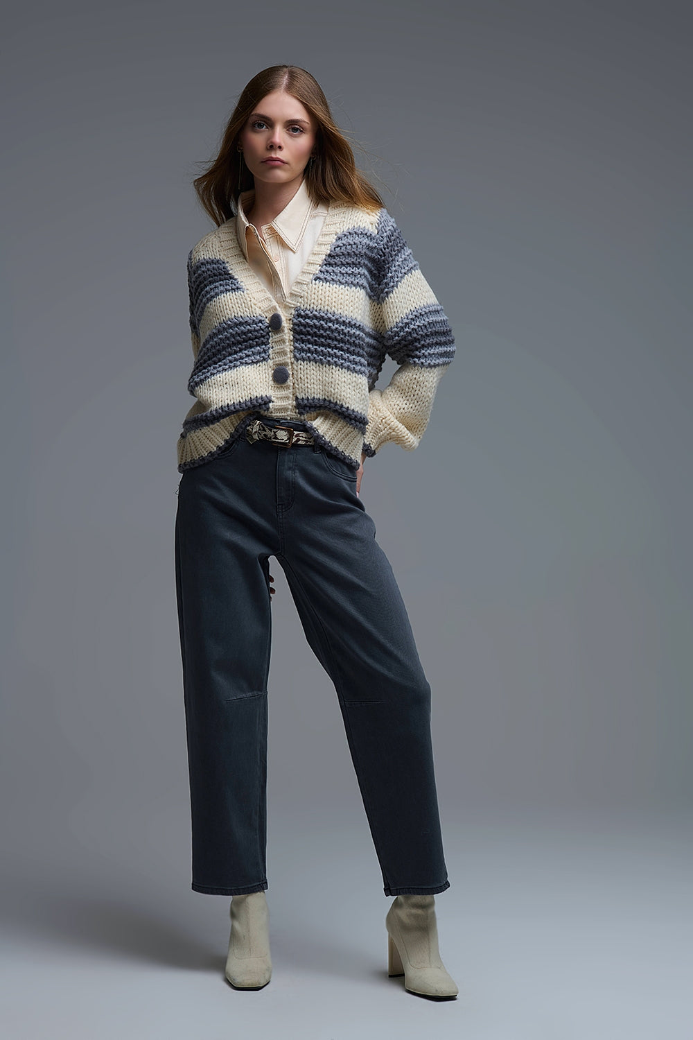 Comfortable stretch jeans with barrel leg in grey