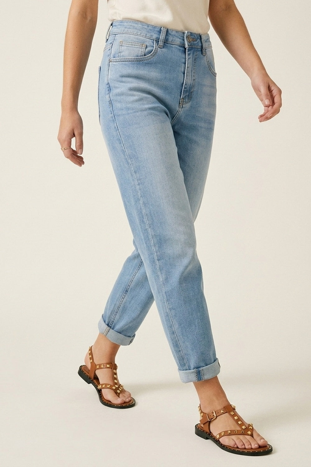 Light Blue Denim mom style Fit Jeans in ankle Length