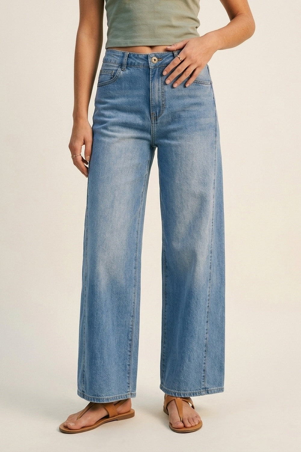 Blue Wide-Leg Light Wash Denim Jeans with side seams
