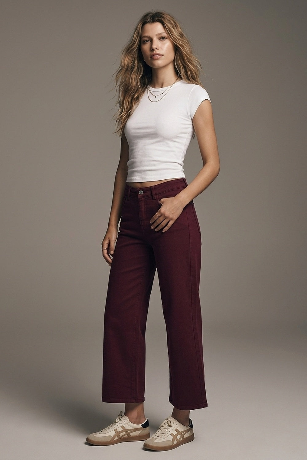 Cropped wide leg jeans in burgundy