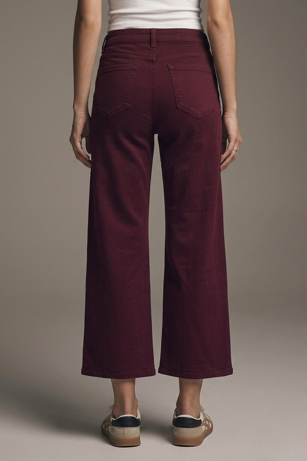 Cropped wide leg jeans in burgundy