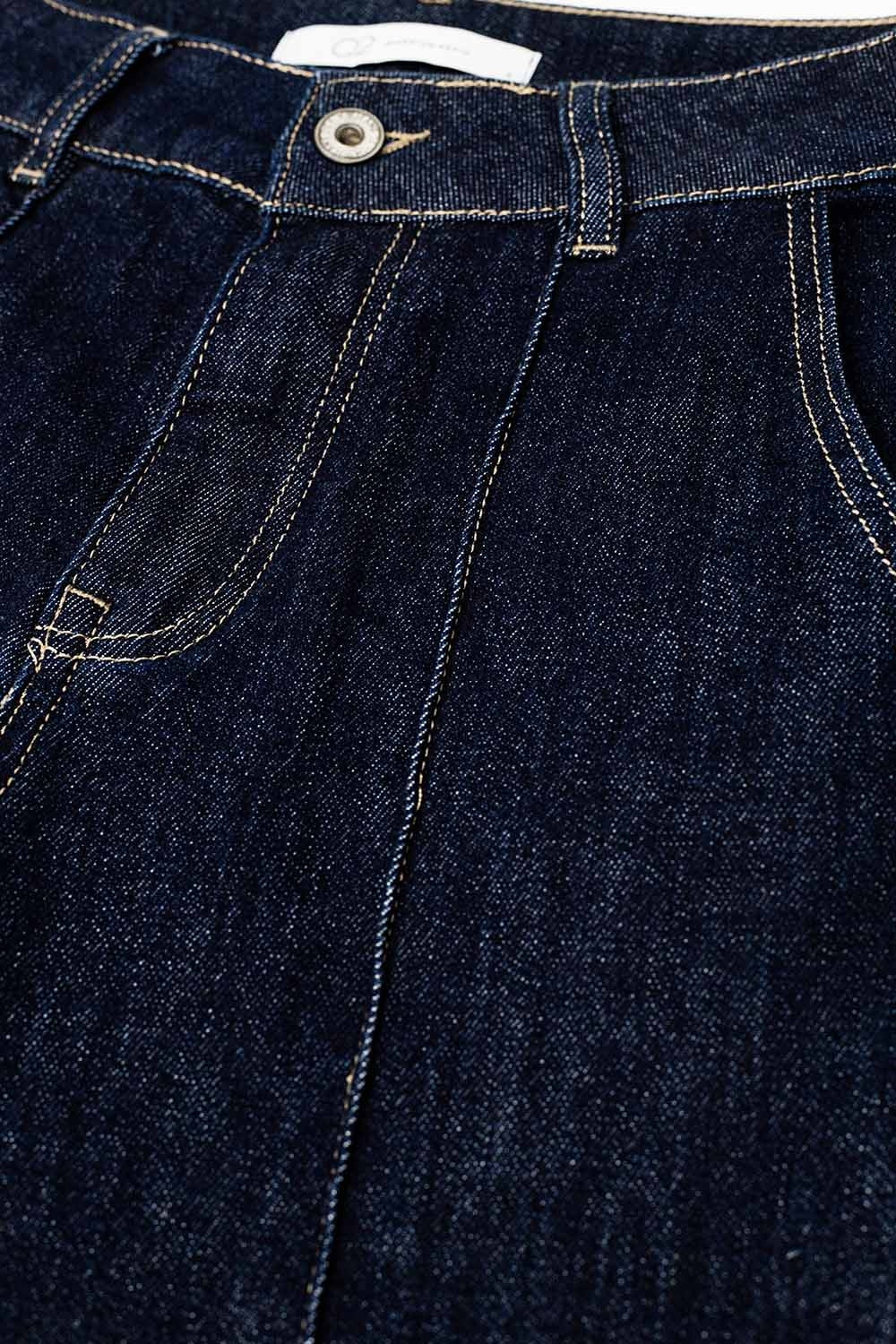 Long Straight Dark Blue Jeans With Contrast Stitching